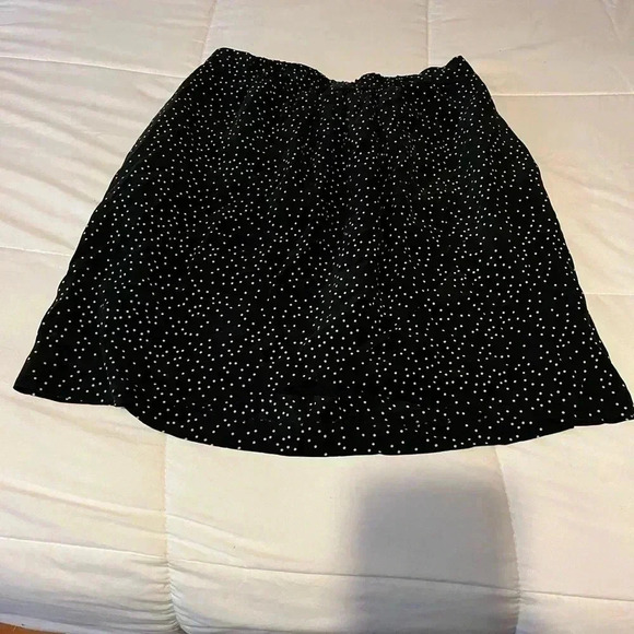 Madewill Silk Black and White Polka Dot
Faux Wrap Skirt Size S w/Pockets - Picture 1 of 9